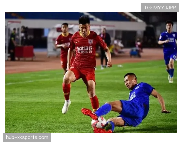 广州足球俱乐部中甲赛场锻炼年轻阵容，攻防表现趋于稳定